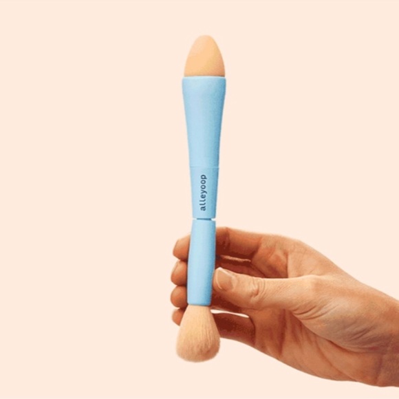 ALLEYOOP Multi-Tasker 4-in-1 makeup brush $28 NIB - Picture 5 of 6